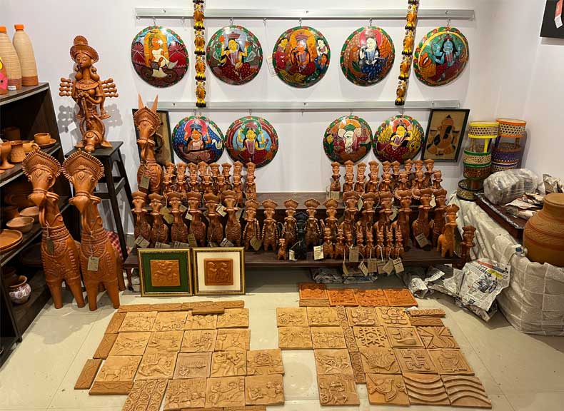 DIY Gift Workshops in Delhi: Craft Personalized Presents with Local Artisans